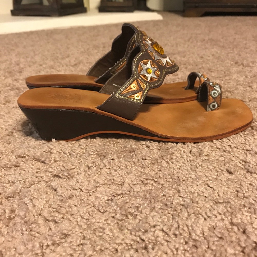 Shoes - Picture 7 of 8